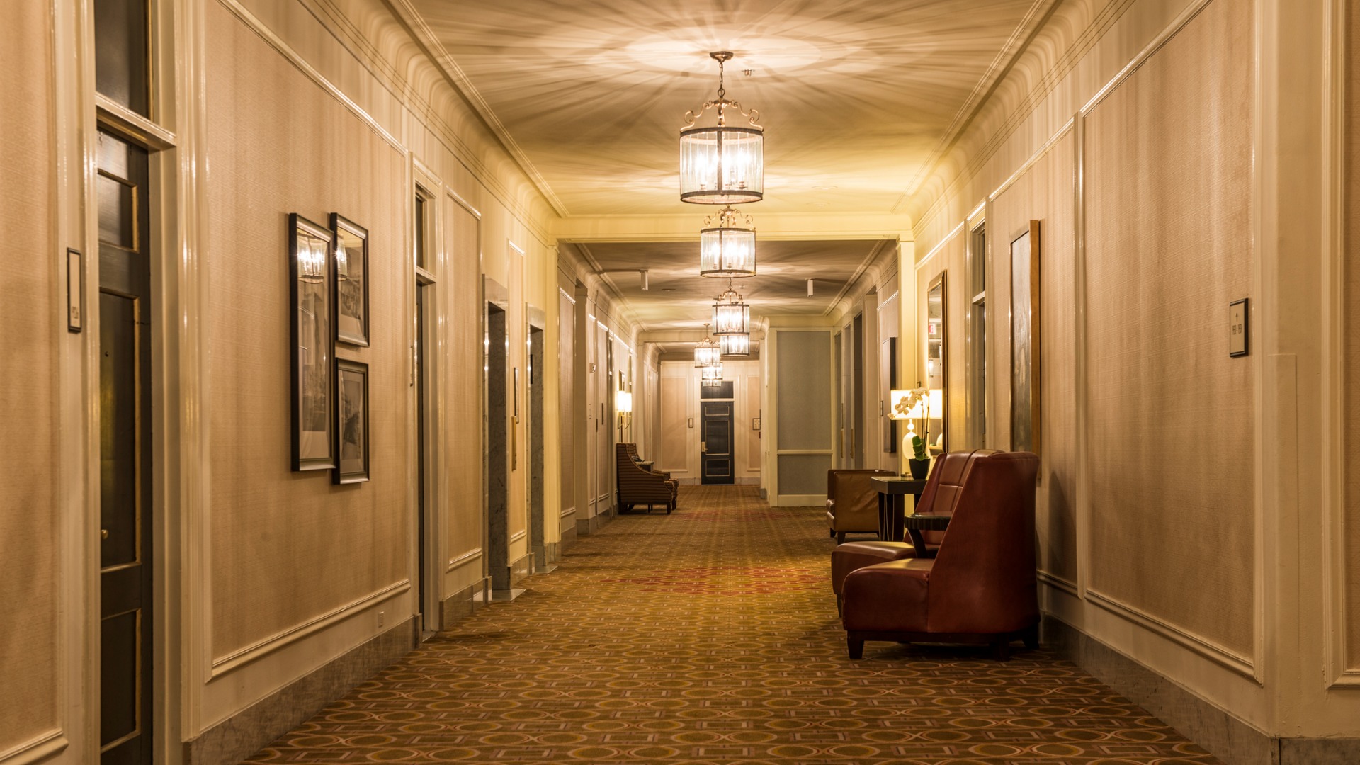 hall-dellhotel.jpg_s=1024×1024&w=is&k=20&c=kUVtDOUm38mB9aR3xoHCnoJJnwRi43BYFc7VRVO1_CA=