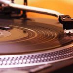 Impara l'inglese ascoltando i migliori 10 albumi del decennio!