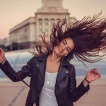 Diventa THE KING of Karaoke con le 5 canzoni inglesi facili da cantare