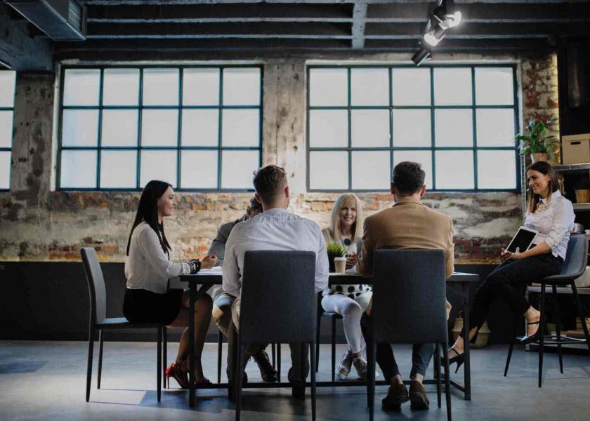 fare una riunione in inglese