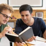 Avverbi di quantità in inglese: quando usare too much, too many o enough