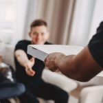 Che differenza c'è tra bring e take?