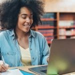 Verbi transitivi e intransitivi in inglese: come si usano?