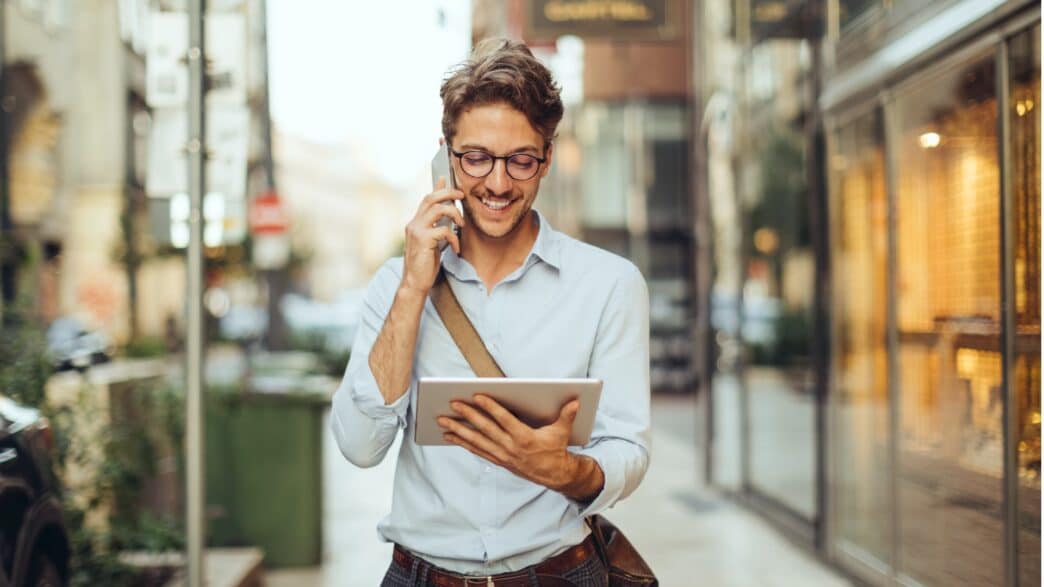 young-businessman-in-the-city-picture-id1328524080-1044×587
