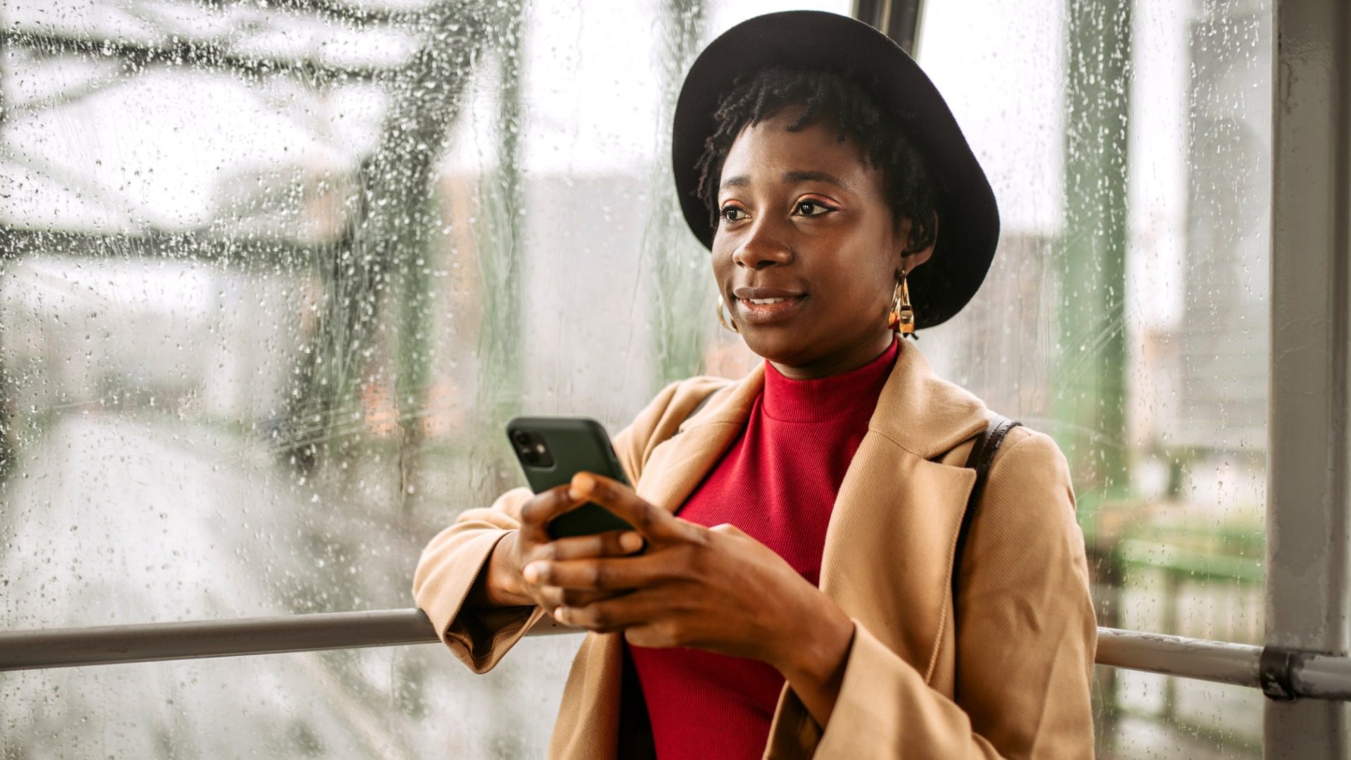 morning-bus-ride-to-the-work-picture-id1352038467